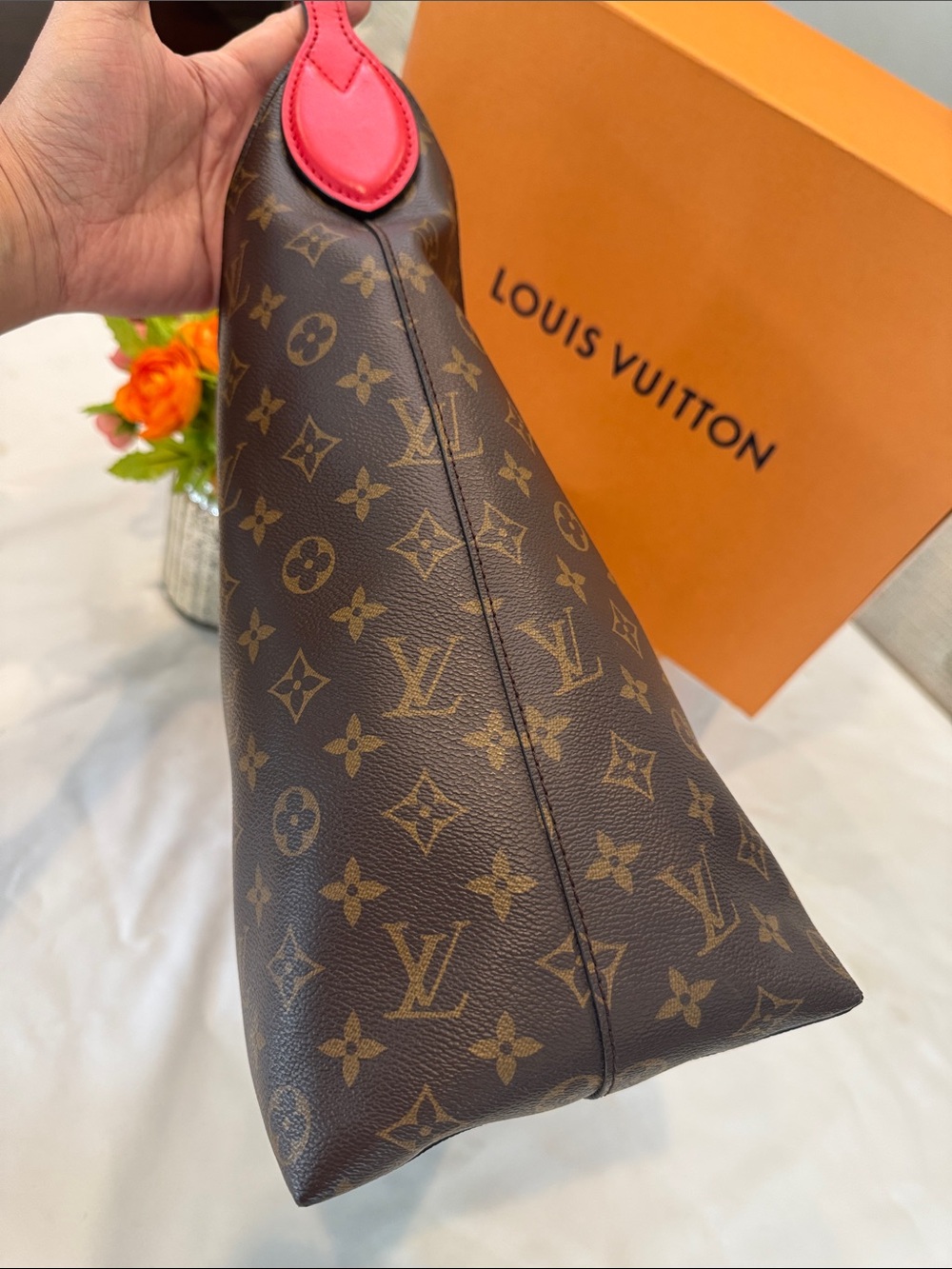 Authentic Louis Vuitton Monogram Flower Hobo bag with Red Interior - Picture 7 of 16